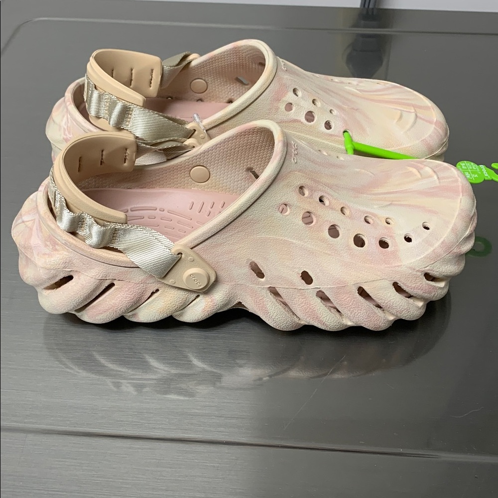 CROCS Echo Marble Clogs unisex